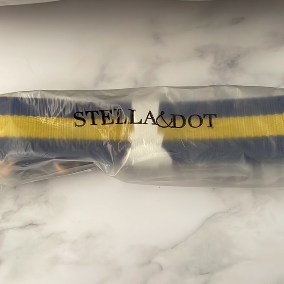 Stella & Dot Lady Boss Shoulder Hobo Bag - Picture 2 of 9